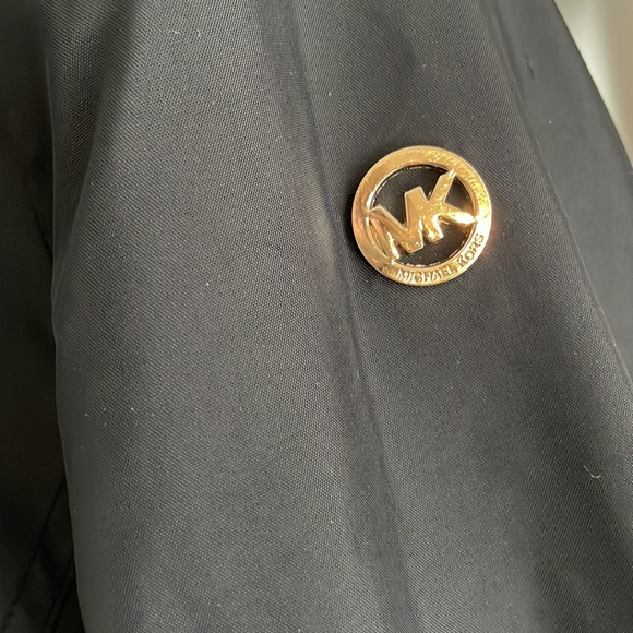 Michael Kors coat / jacket super comfy and the best on a rainy day - dress it up - Picture 8 of 13